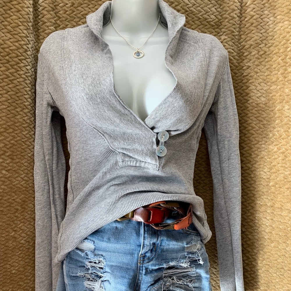 Old Navy Gray V-Neck Sweater for Women